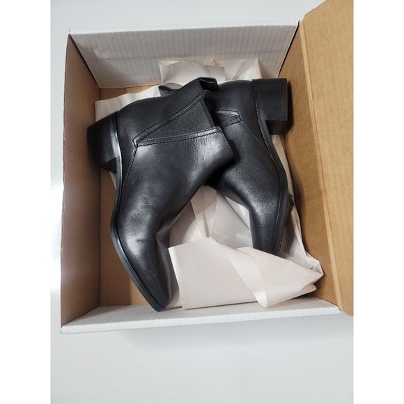 Cole Haan Black Leather Marine Pointed Toe Chelsea Ankle Booties SZ 6 - Picture 4 of 15